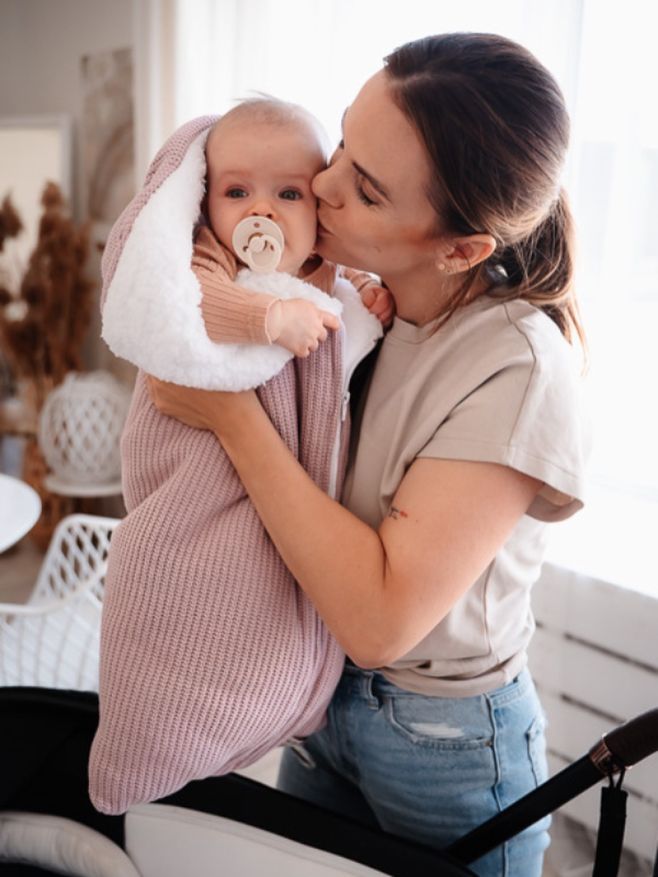 🍂 Léto je nadobro pryč a podzim se hlásí o slovo – rána i odpoledne už pořádně studí 🥶. Jak ochránit miminko v kočárku,...
